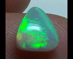 Création de bijou sur mesure en or 18 carats ou argent 925 avec opale