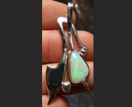 Bijou - Pendentif en argent 925 et opale noire Australienne