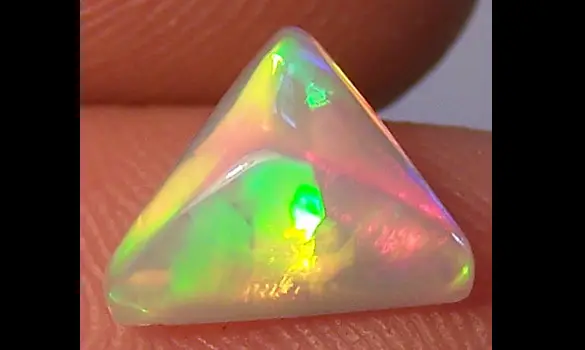 PYRAMID CRYSTAL OPAL 1.45 CT WELO