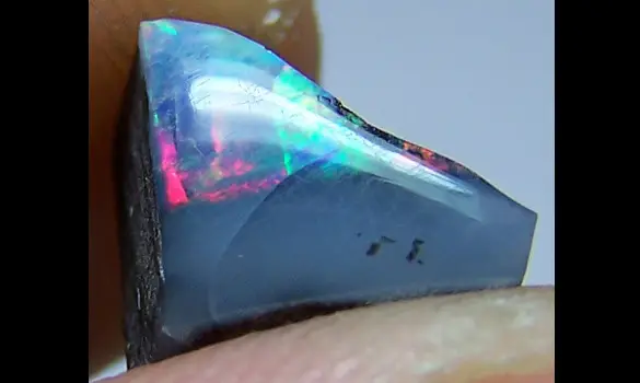 SEAM BLACK OPAL 2.40 CT TABLON HONDURAS