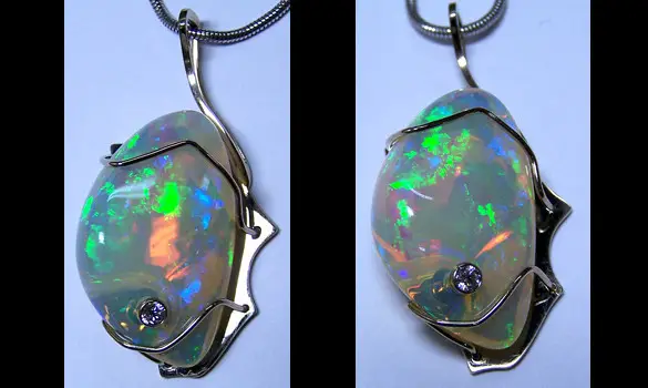 18 K GOLD PENDANT - WELO OPAL ETHIOPIA