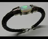 18K GOLD BRACELET & AUSTRALIAN OPAL