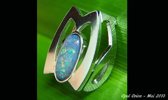 SILVER 925 PENDANT & BLACK OPAL