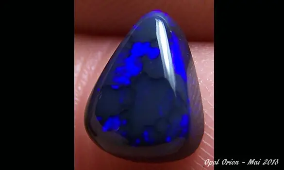 BLACK OPAL 2.05 CT L. RIDGE FIELDS