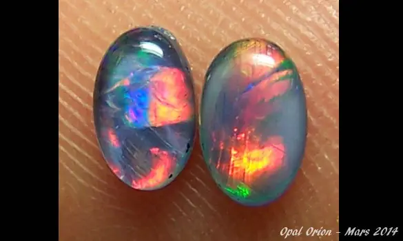 2 OPALES TRIPLET 6x4mm AUSTRALIE