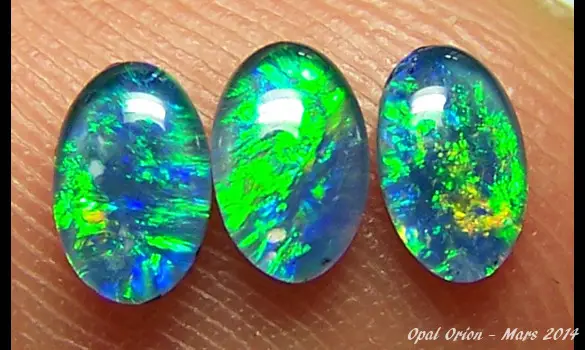 3 OPALS TRIPLET 6x4mm AUSTRALIA