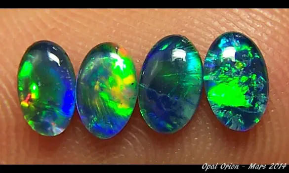 4 OPALES TRIPLET 6x4mm AUSTRALIE