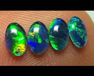 4 OPALES TRIPLET 6x4mm AUSTRALIE