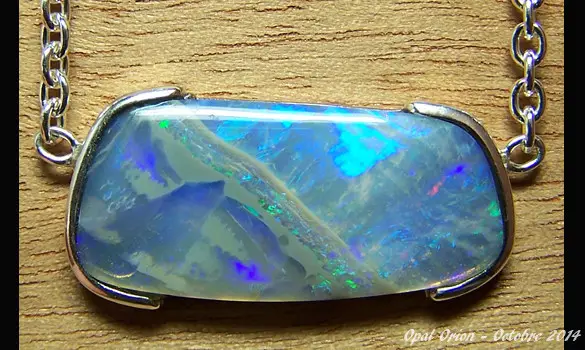 SILVER 925 PENDANT & AUSTRALIAN OPAL