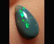 OPALE NOIRE 0.65 CT PIERRE AUSTRALIE
