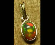 PENDENTIF OR 18 CARATS & PIERRE OPALE