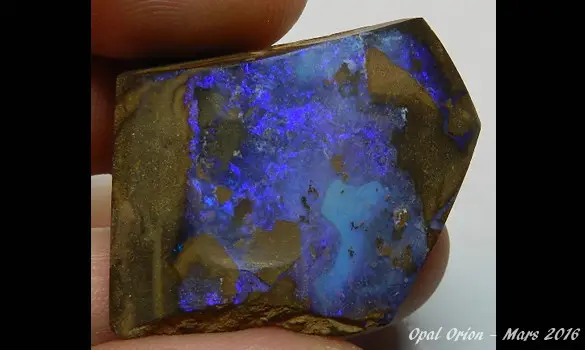BOULDER OPAL 121.60 CT AUSTRALIA
