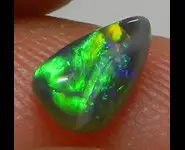 PIERRE OPALE NOIRE 0.50 CT AUSTRALIE