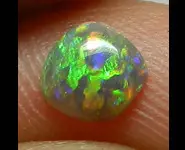 PIERRE OPALE NOIRE 0.45 CT AUSTRALIE