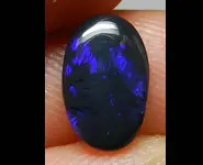 PIERRE OPALE NOIRE 0.75 CT AUSTRALIE
