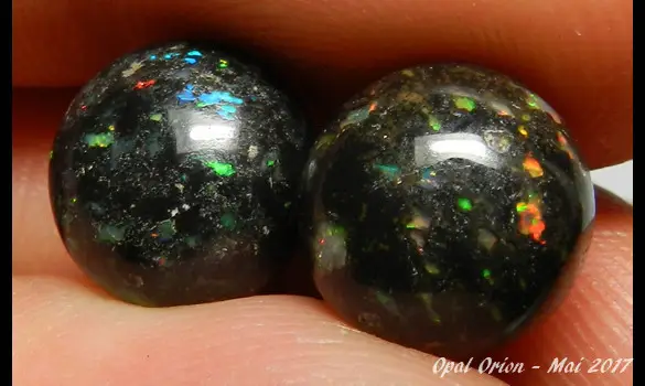 ROUND SOLID LEOPARD OPALS MEXICO