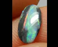 PIERRE OPALE NOIRE 0.55 CT AUSTRALIE