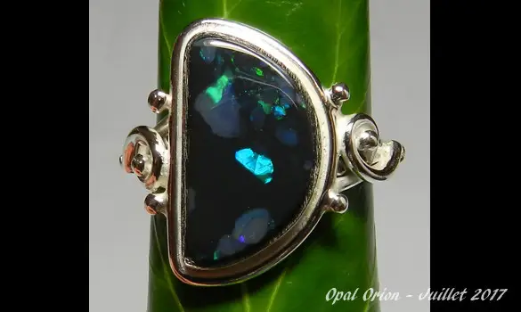 SILVER 925 RING & AUSTRALIAN BLACK OPAL