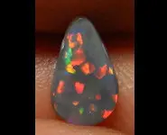 OPALE NOIRE 0.55 CT PIERRE AUSTRALIE