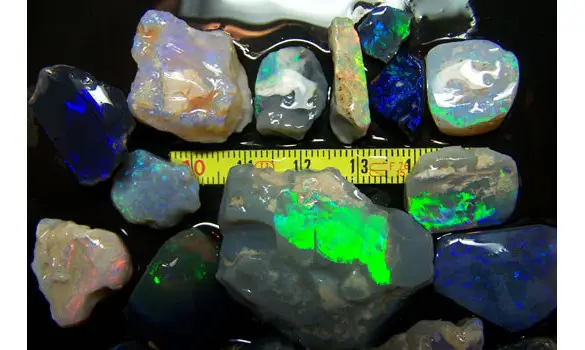 OPALE NOIRE BRUTE 318 CT AUSTRALIE