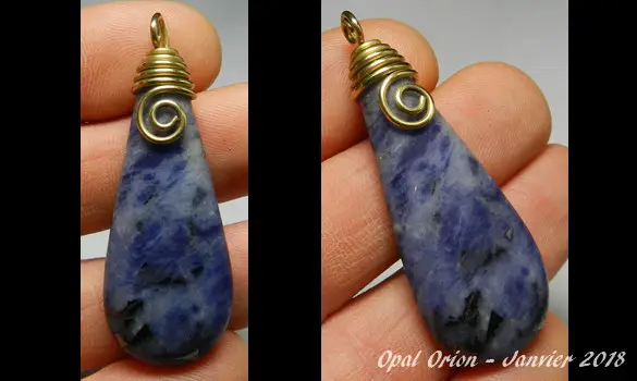 PENDENTIF SODALITE PIERRE BLEU