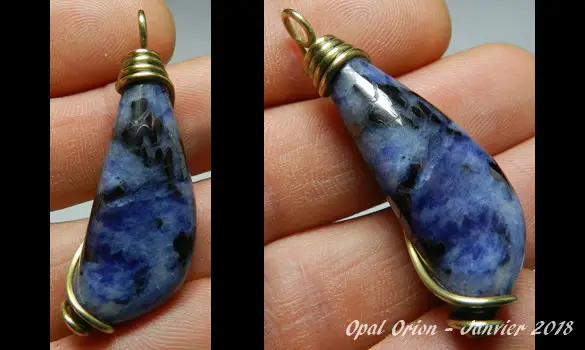 NATURAL SODALITE PENDANT