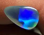 SOLID OPALE NOIRE 0.80 CT AUSTRALIE