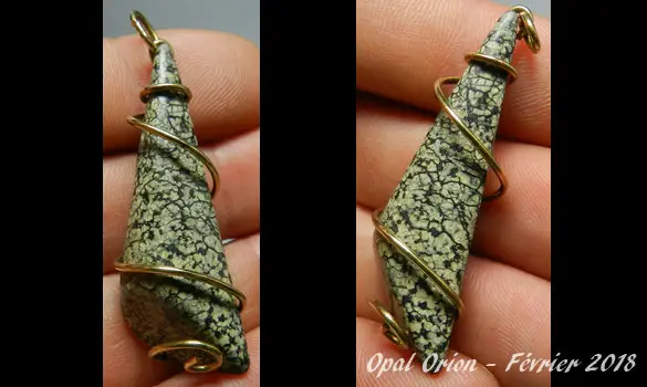 PENDENTIF SERPENTINE PIERRE MAGNETIQUE