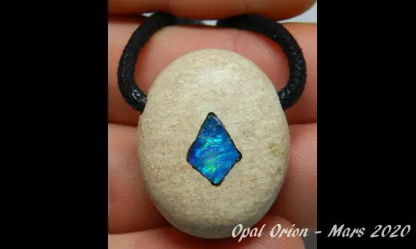 OPAL PENDANT