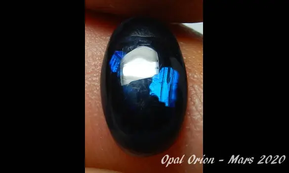 OPALE NOIRE 0.95 CT PIERRE AUSTRALIE