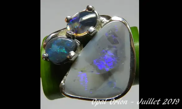 SILVER 925 RING & AUSTRALIAN OPALS