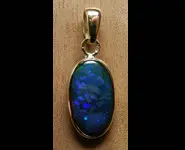 PENDENTIF OR 18 CARATS & PIERRE OPALE