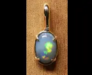 PENDENTIF OPALE NOIRE OR AUSTRALIE