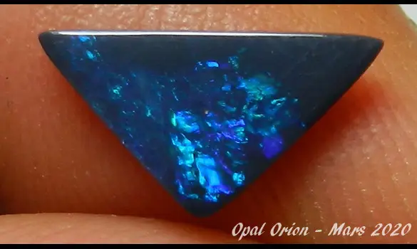 BLACK OPAL 0.60 CT AUSTRALIAN STONE