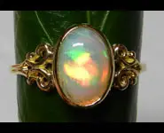 18 K GOLD RING & ETHIOPIAN OPAL