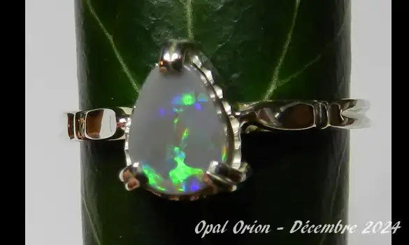 SILVER 925 RING & AUSTRALIAN DARK OPAL