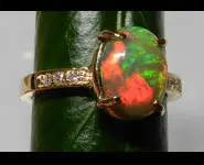 18 K GOLD RING & ETHIOPIAN OPAL