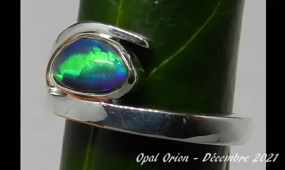 SILVER 925 RING & AUSTRALIAN OPAL