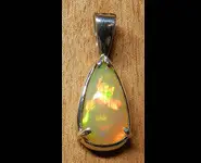 SILVER 925 PENDANT & ETHIOPIAN OPAL