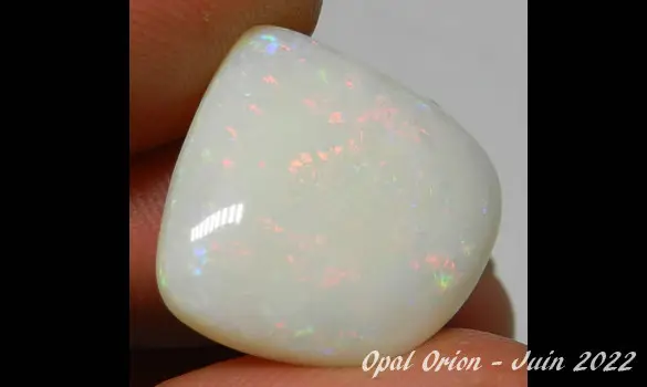 OPALE BLANCHE 12.35 CT MINE AUSTRALIENNE