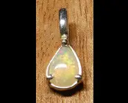 SILVER 925 PENDANT & AUSTRALIAN OPAL