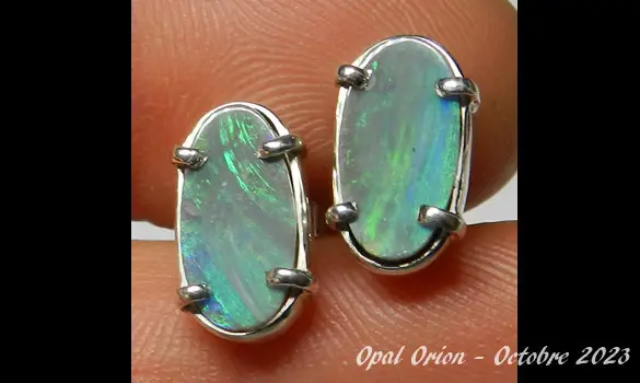 SILVER EARRING & AUSTRALIAN OPALS