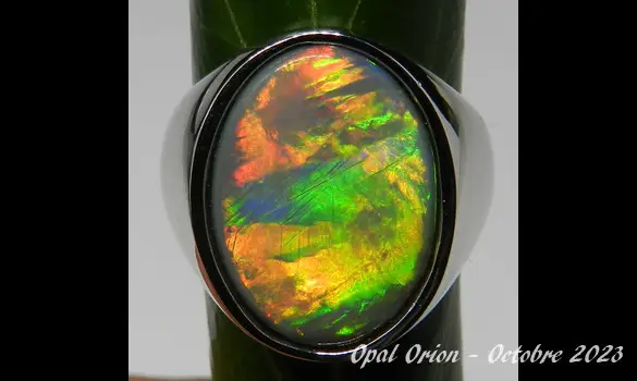 18 K GOLD MEN RING & AUSTRALIAN OPAL