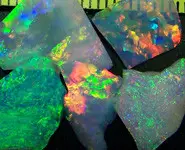 OPALE CRISTAL BRUTE 24.30 CT C. PEDY