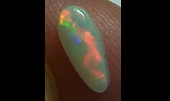 SOLID DARK OPAL 0.90 CT AUSTRALIA