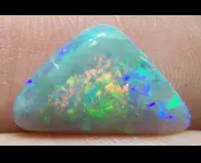 SOLID OPALE NOIRE 4.50 CT AUSTRALIE