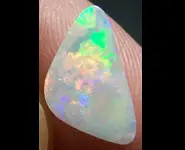 SOLID OPALE CRISTAL 0.80 CT AUSTRALIE