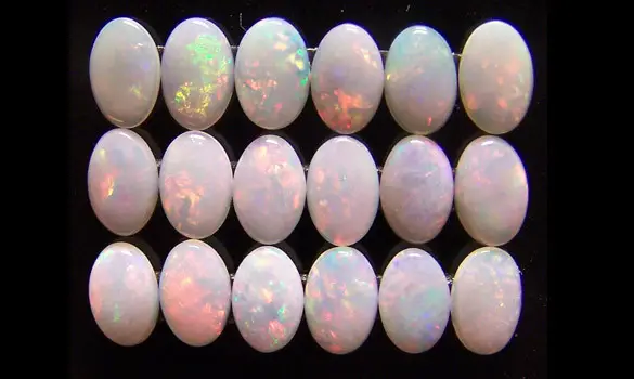 18 OPALES CRISTAL 4.05 CT C. PEDY