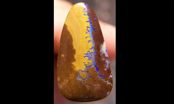 CUT KOROIT OPAL 5 CT AUSTRALIA, QLD