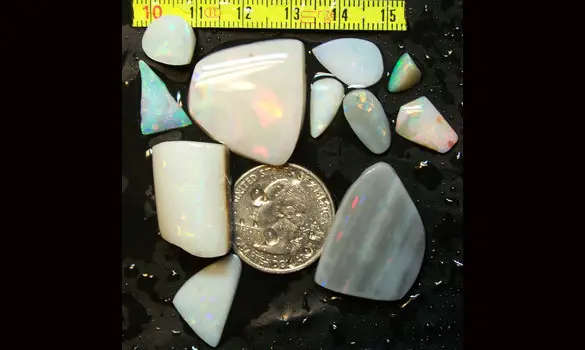 12 SOLID OPALES RUB 85 CT AUSTRALIE C.P.